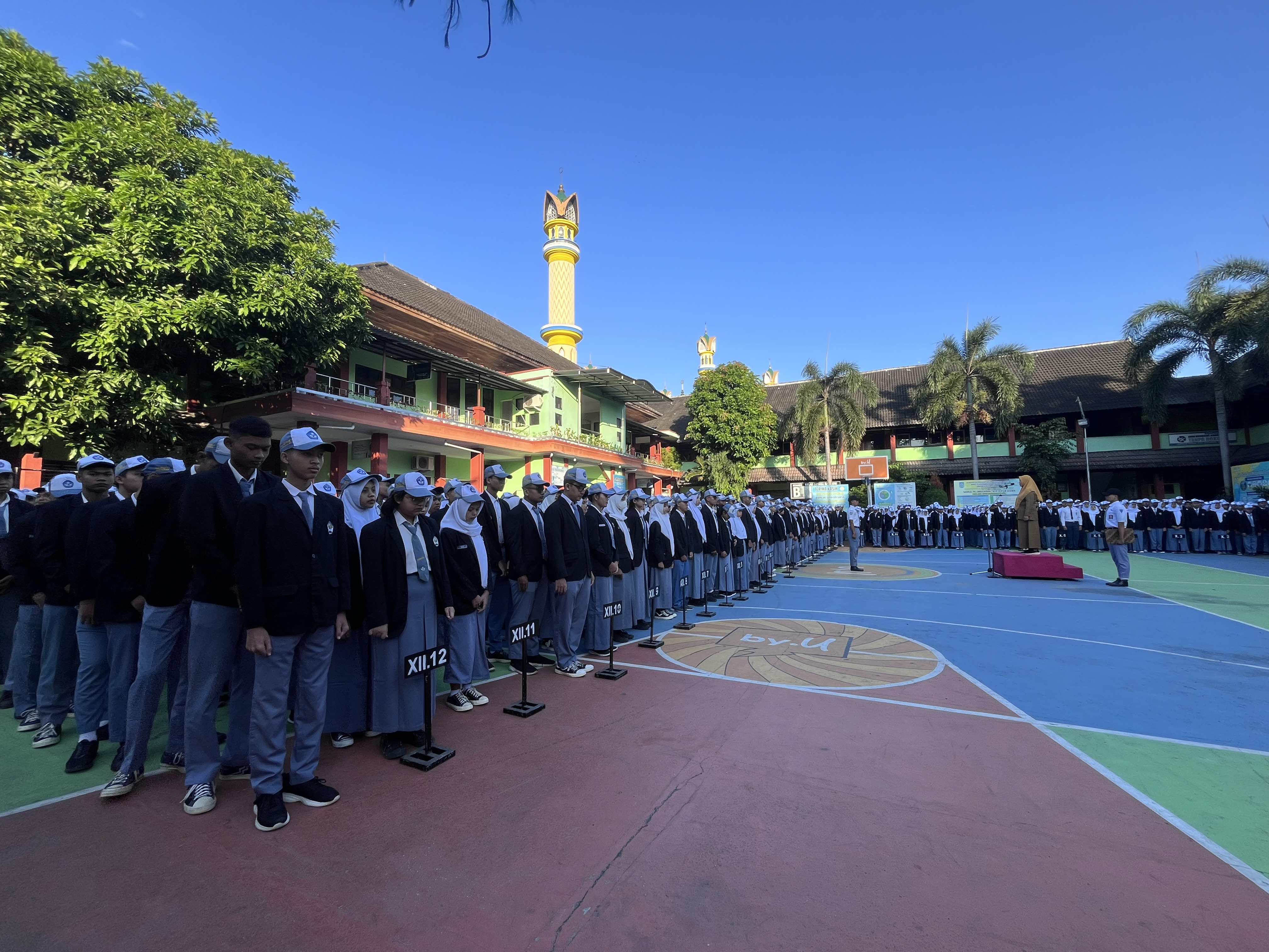 UPACARA BENDERA PERDANA TAHUN AJARAN 2025/2026